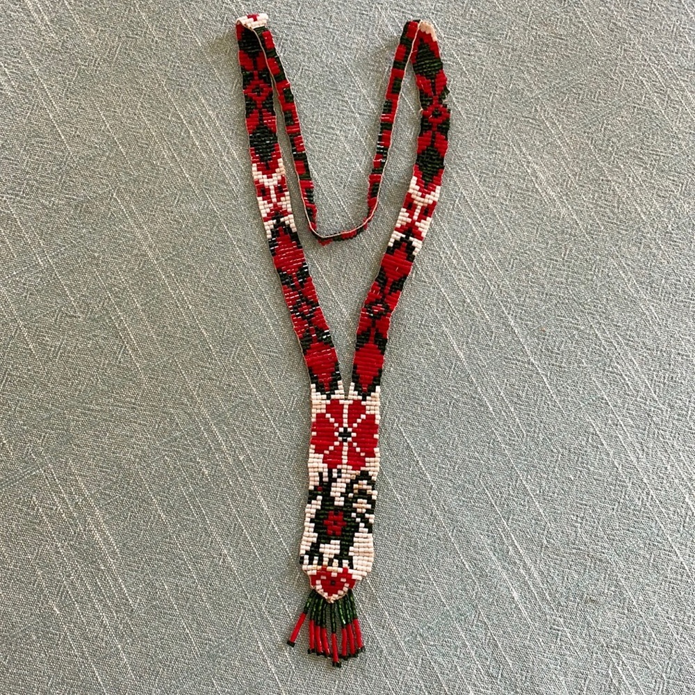 Vintage American Indian Beaded Necklace‎
